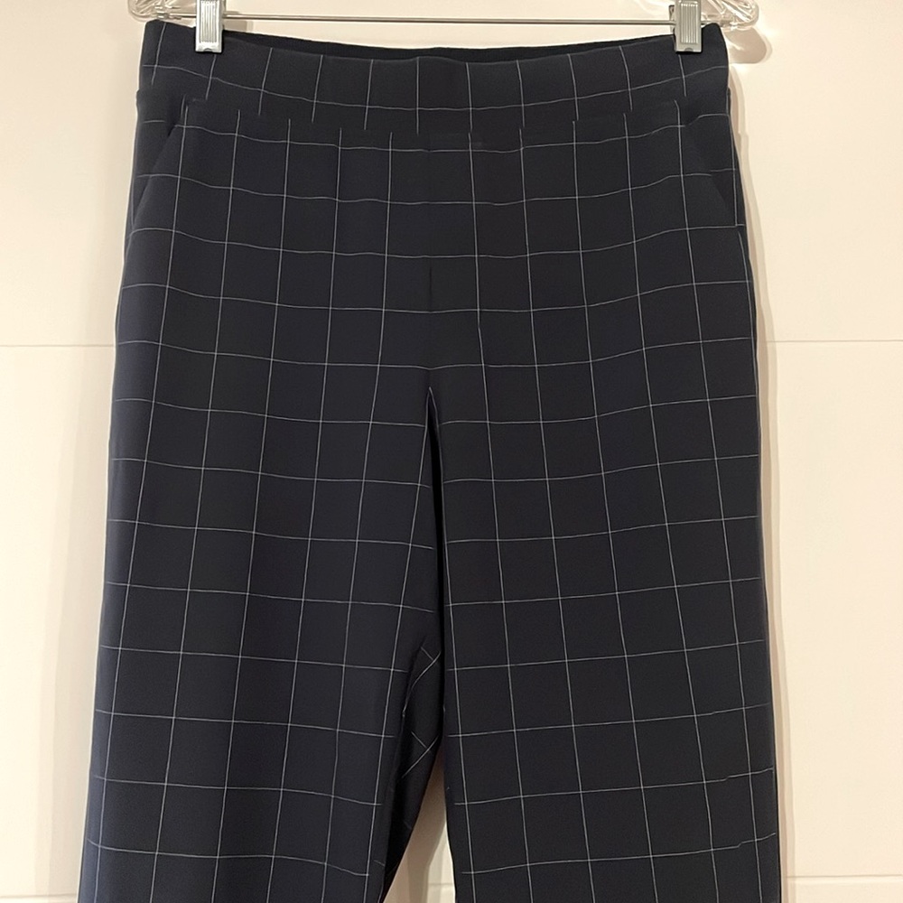 Athleta Women’s Brooklyn Ankle Pant, Navy Square pattern Size 8 travel casual